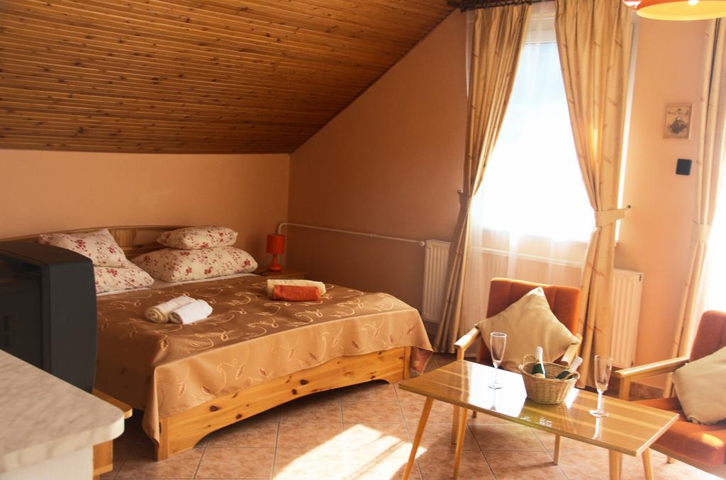 Heviz Therme Apartmenthaus Bagian luar foto