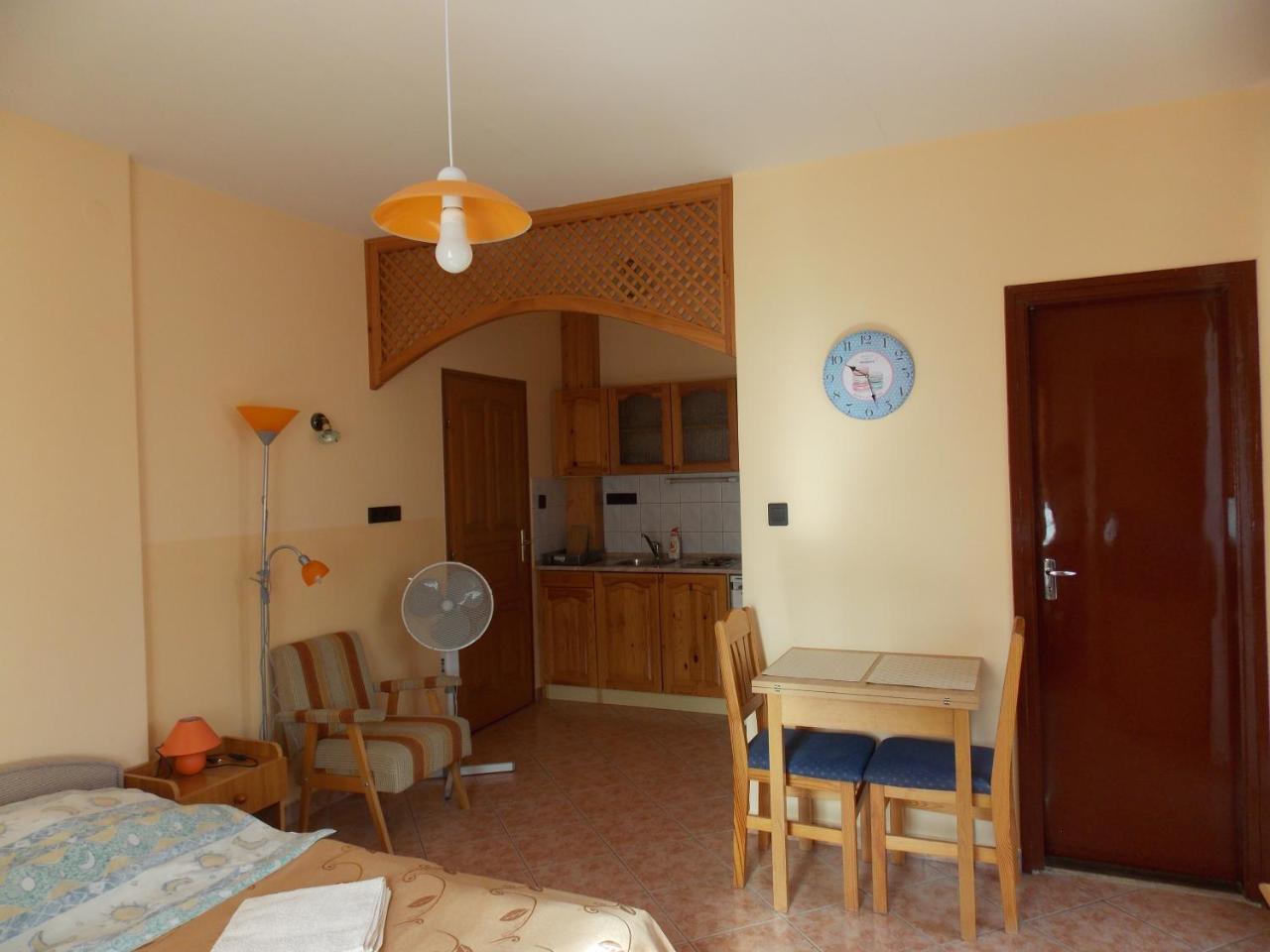Heviz Therme Apartmenthaus Bagian luar foto