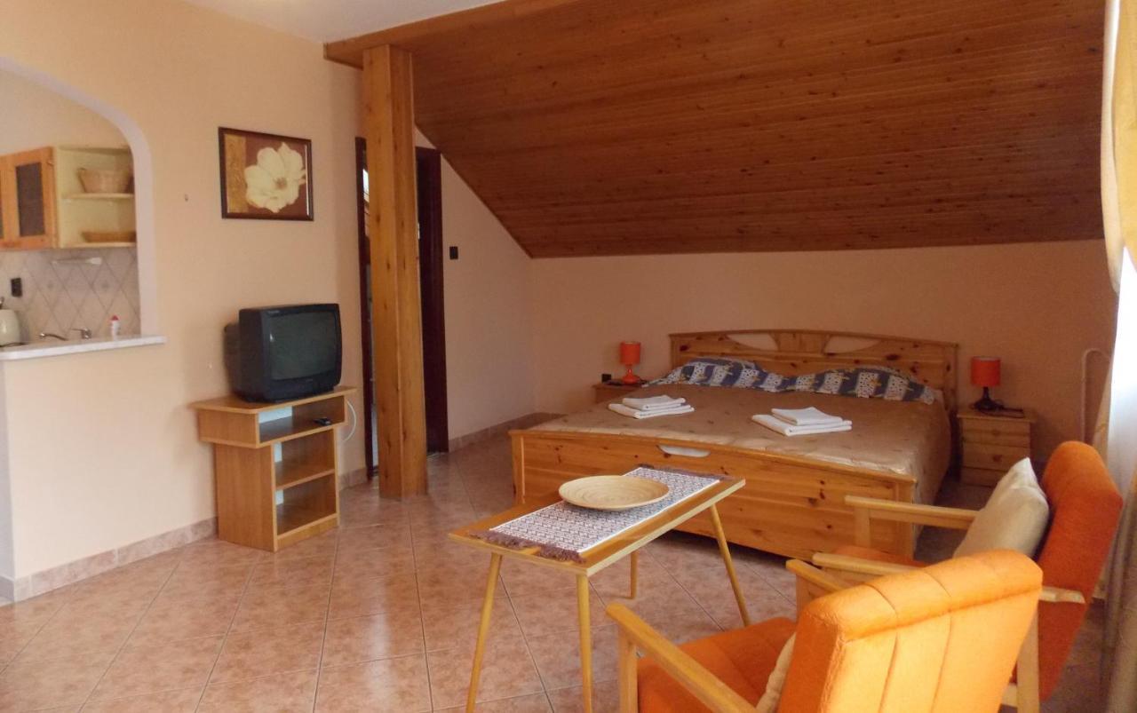 Heviz Therme Apartmenthaus Bagian luar foto